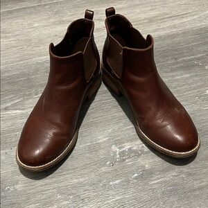 Sperry Women’s Brown Leather Chelsea Boots